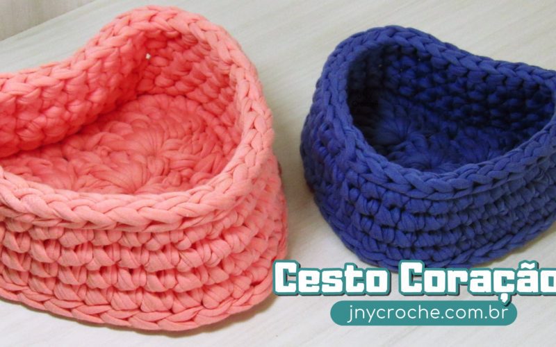 cesto coração de croche em fio de malha