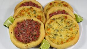 ESFIHA ESTILO HABIB'S ESFIHA ABERTA DE CARNE E DE QUEIJO RECEITA FÁCIL E SEM FALHA