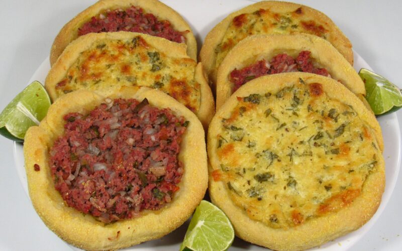 ESFIHA ESTILO HABIB'S ESFIHA ABERTA DE CARNE E DE QUEIJO RECEITA FÁCIL E SEM FALHA