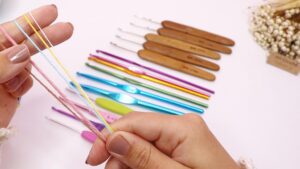 QUAL AGULHA DE CROCHÊ COMPRAR SE VOCÊ FOR INICIANTE NO CROCHÊ