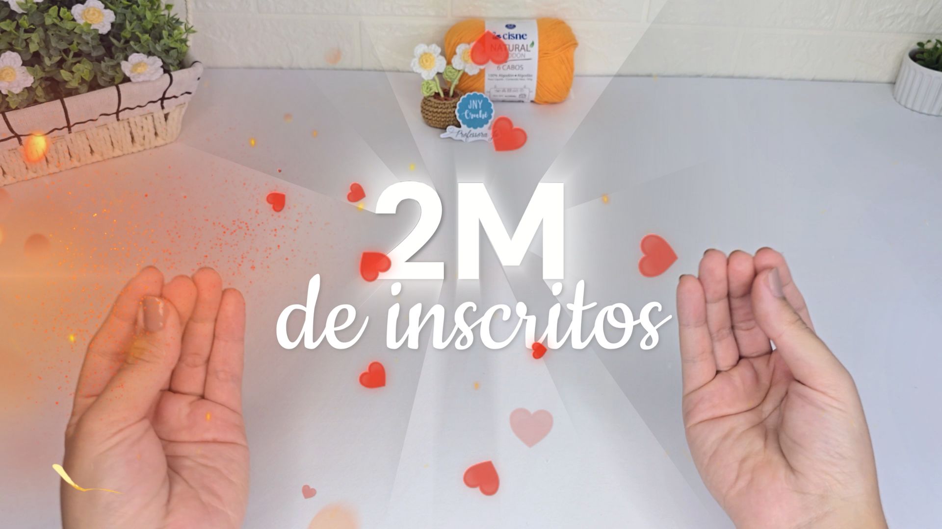 Agora somos mais de 2 milhões de inscritos no canal JNY Crochê no YouTube depois de mais de 700 peças e vídeos feitos e as aulas postadas pela professora Ju da jnycroche no canal no youtube