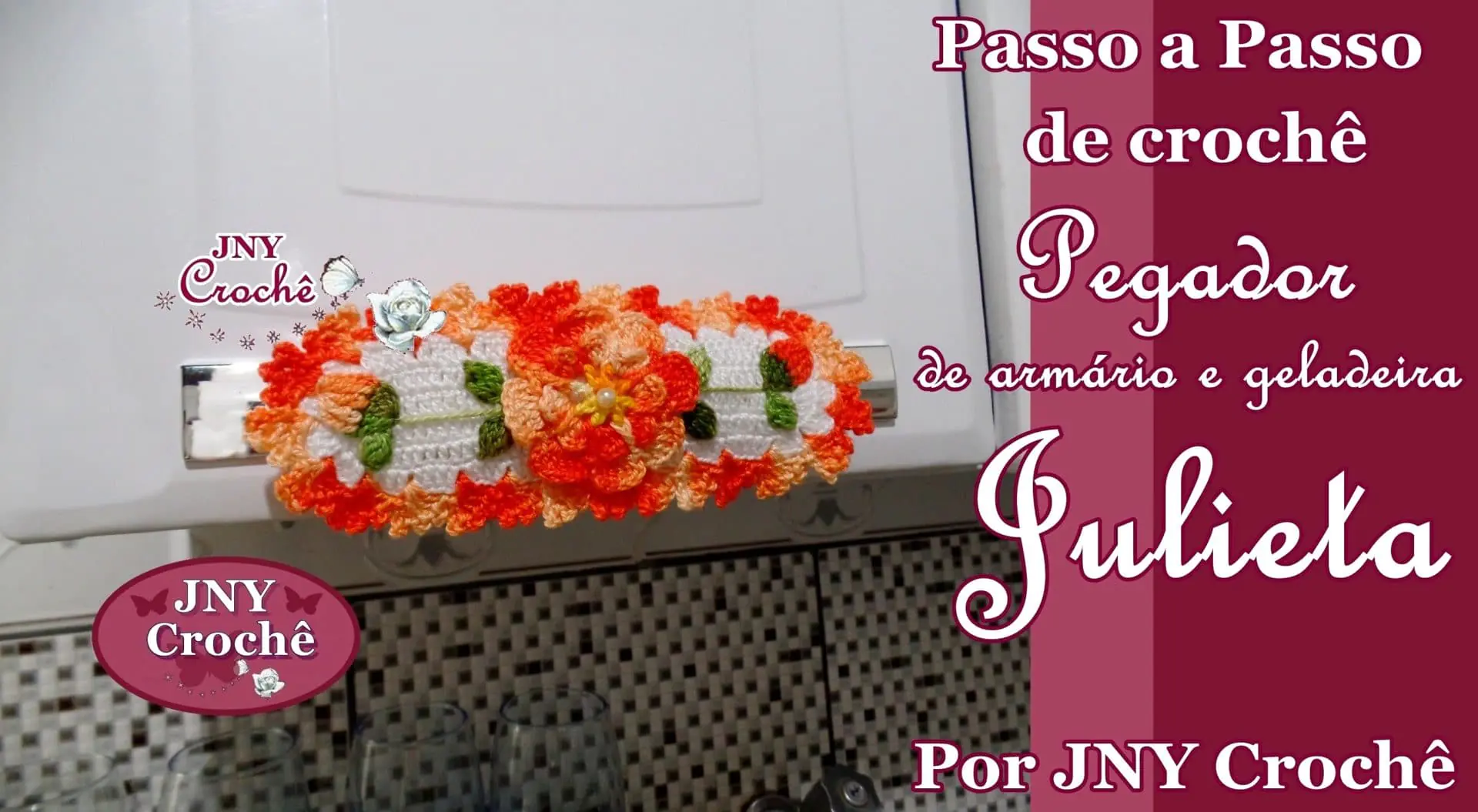 Pegador de armário de crochê com flor