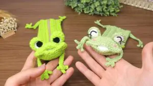 ESTOJOS DE CROCHÊ ROMEU E JULIETA COM AMIGURUMI SAPINHO E SAPINHA DE CROCHÊ